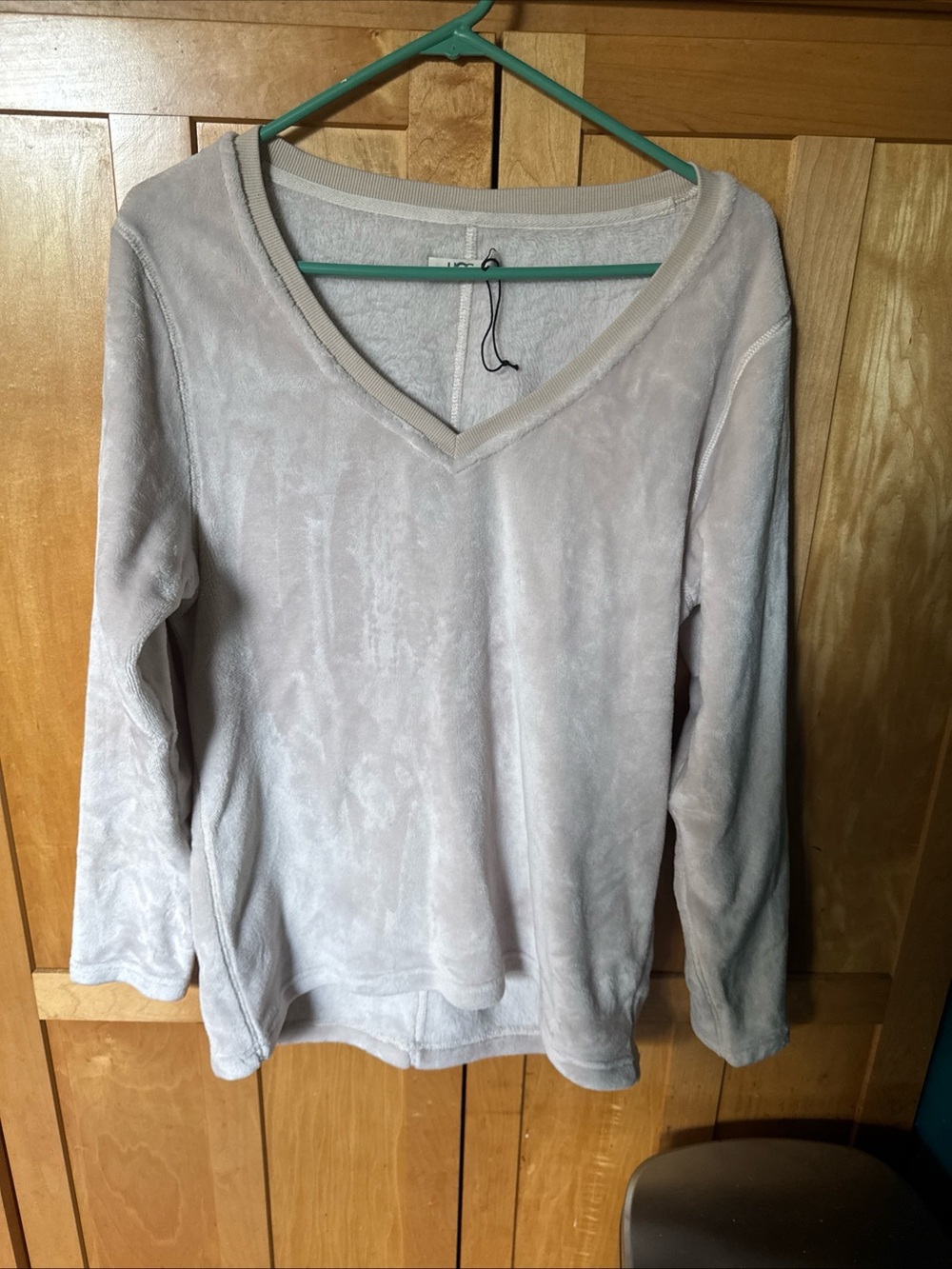 Ugg V-Neck pullover